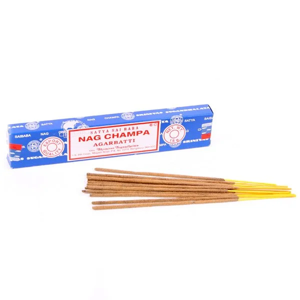Nag Champa incense sticks, 15 hand‑rolled top‑quality sticks in a compact tin from India.