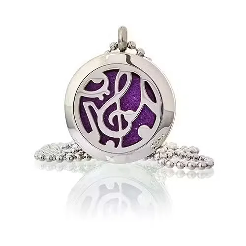 Wearable aromatherapy necklace featuring 25mm music note pendant, designed for aromatherapy use