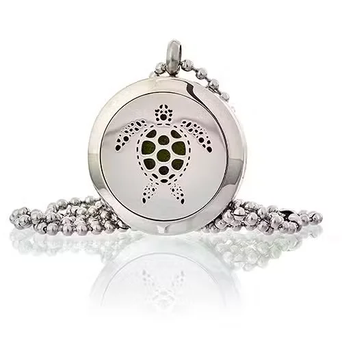 Turtle shaped aromatherapy jewellery diffuser necklace, 25mm