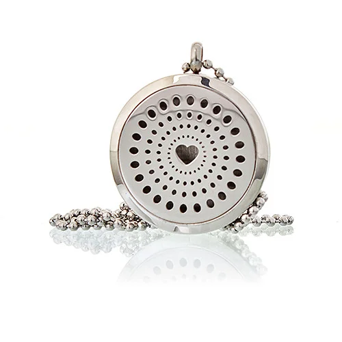 30mm aromatherapy necklace featuring a diamond heart-shaped diffuser pendant
