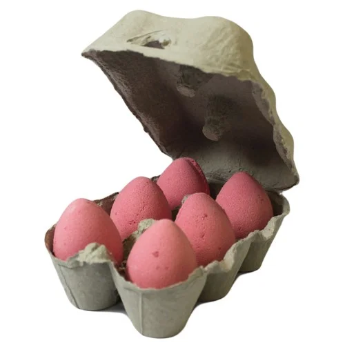 Tray of cherry‑coloured bath eggs, an ideal bath eggs gift.