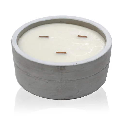 Large round scented candle, Patchouli & Dark Amber.
