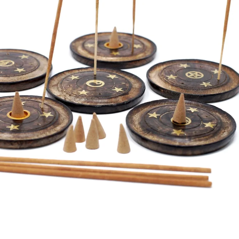 Natural incense disc made from mango wood, 10cm diameter, clear image showing its smooth surface and textured grain.