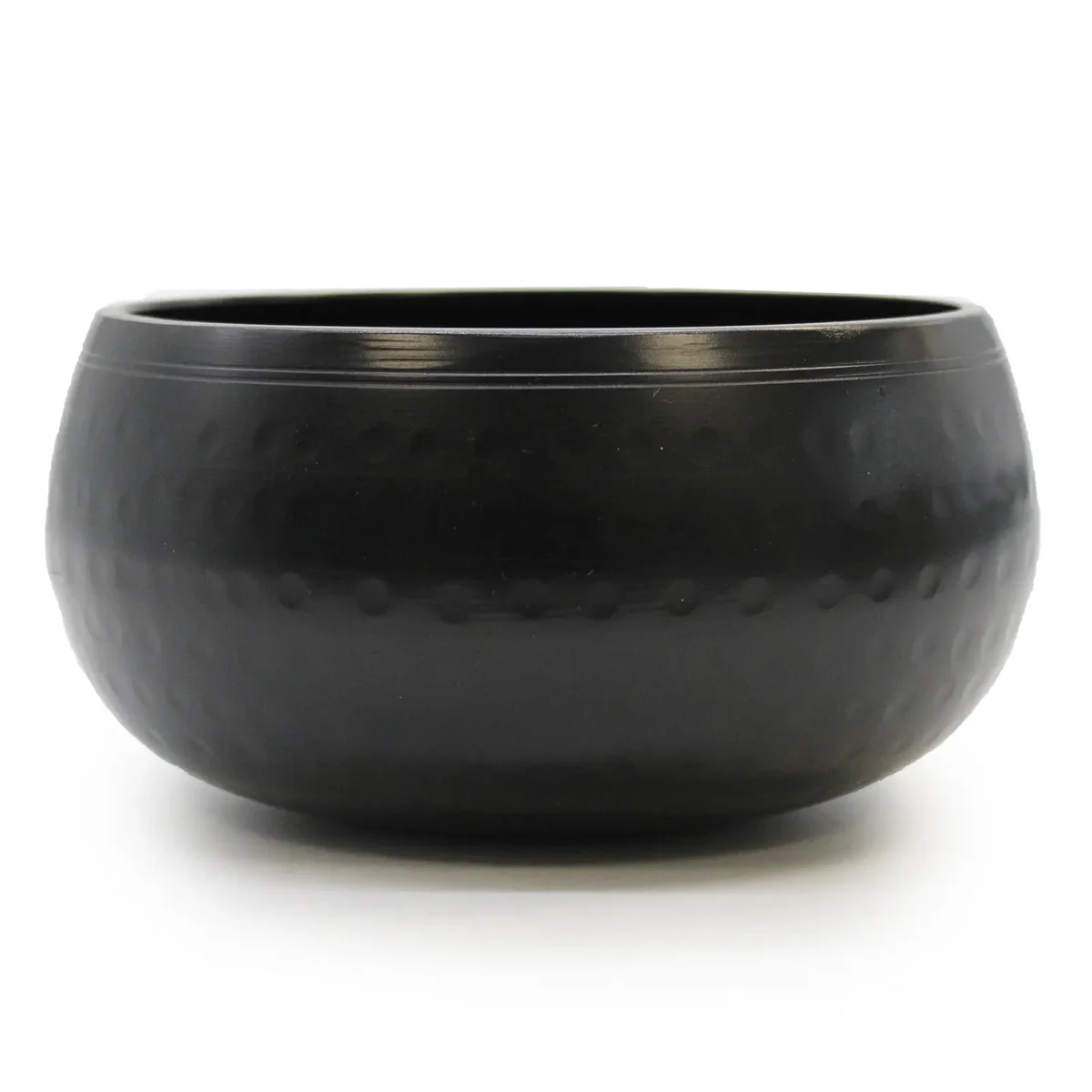 Medium black bowl, 15cm, beaten design with shallow curve and smooth rim