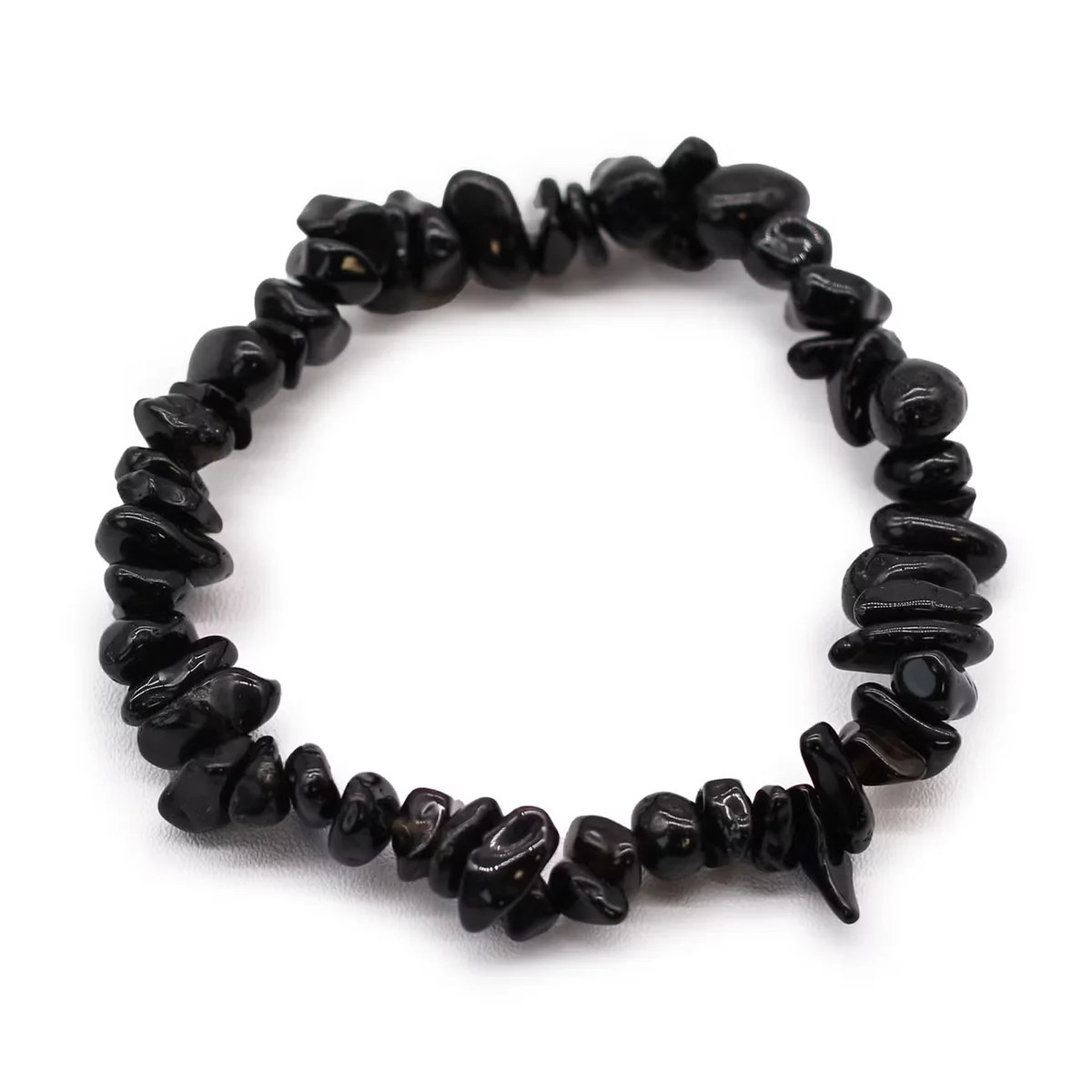 Black agate bracelet in chipstone style, a piece of black agate jewellery displayed elegantly.