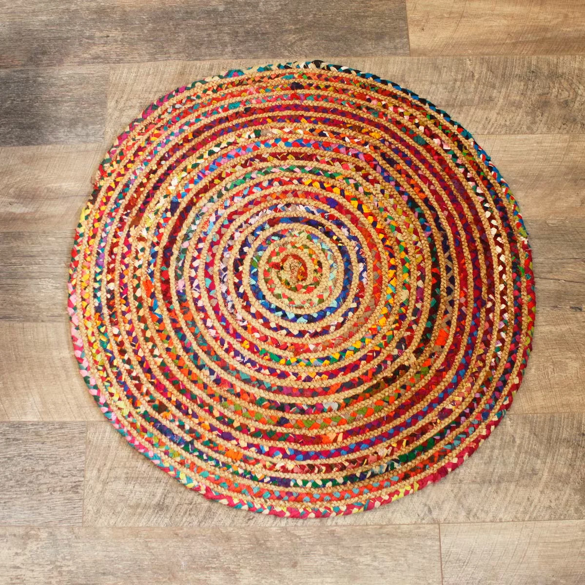 Round 90 cm natural fibre rug made from jute and recycled cotton, circular style.