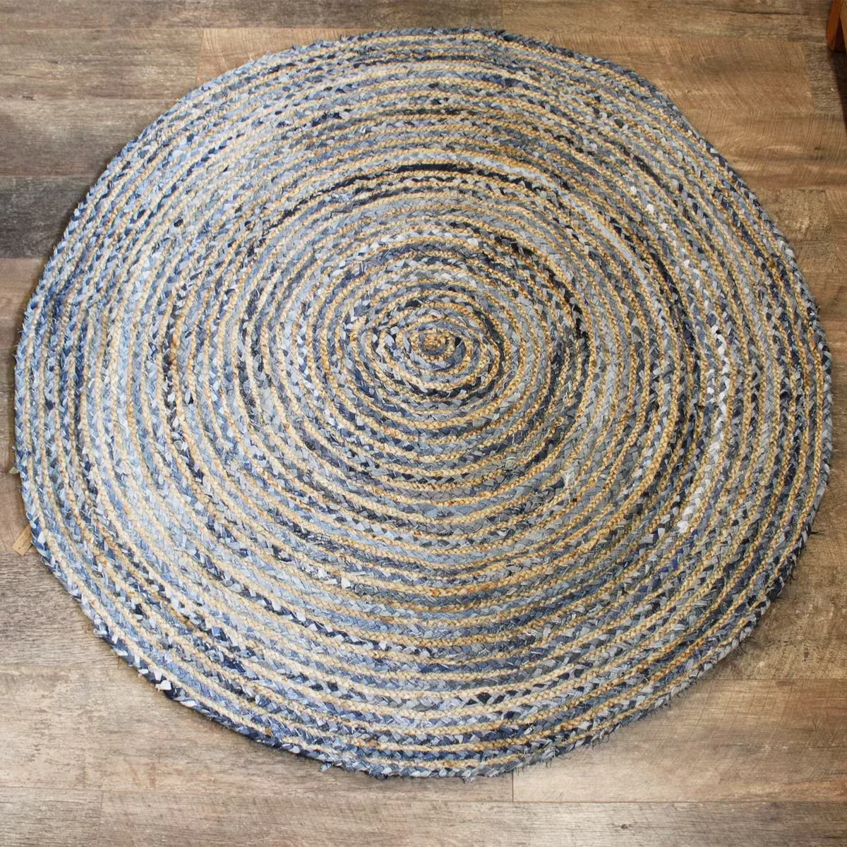 Round 150 cm jute floor rug with recycled denim accents