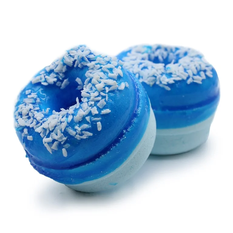 Blueberry bath donuts – a set of aromatic bath bombs from UK.