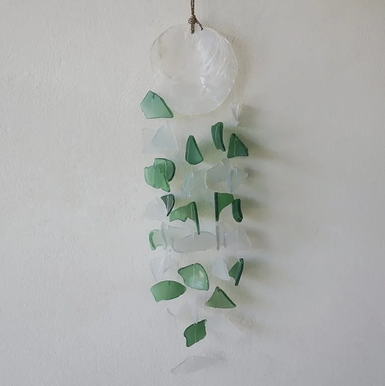 Green and white decorative glass drop, adds colourful flair to any setting