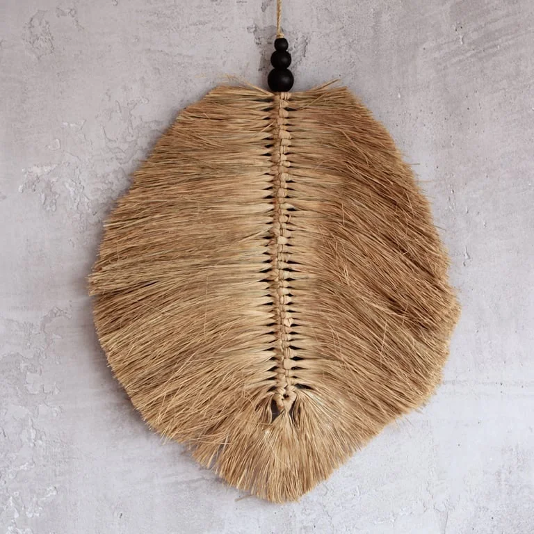 35cm hanging leaf displayed in product photo
