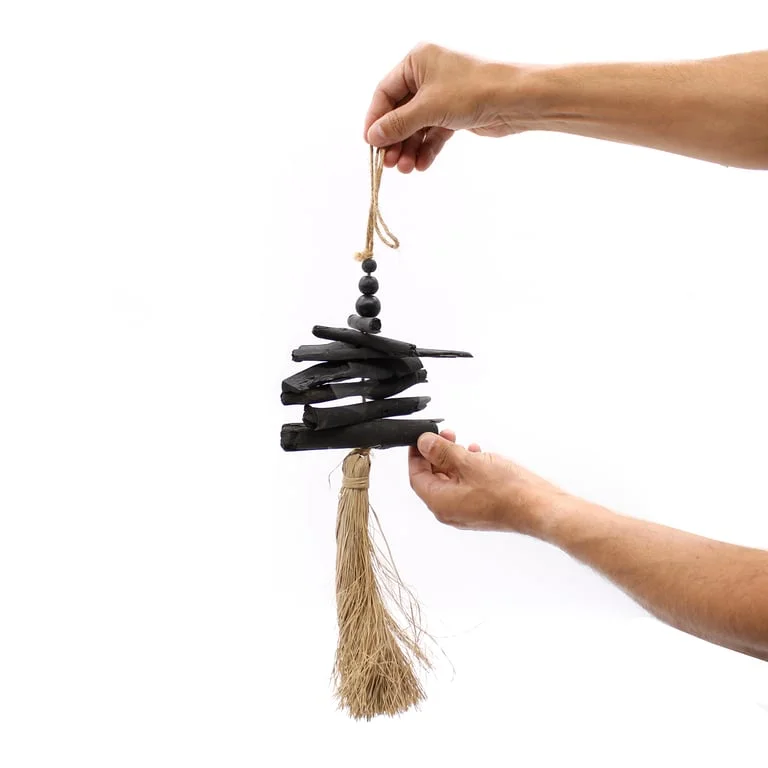 Hanging 42 cm driftwood tassel, a stylish driftwood home decor accessory.