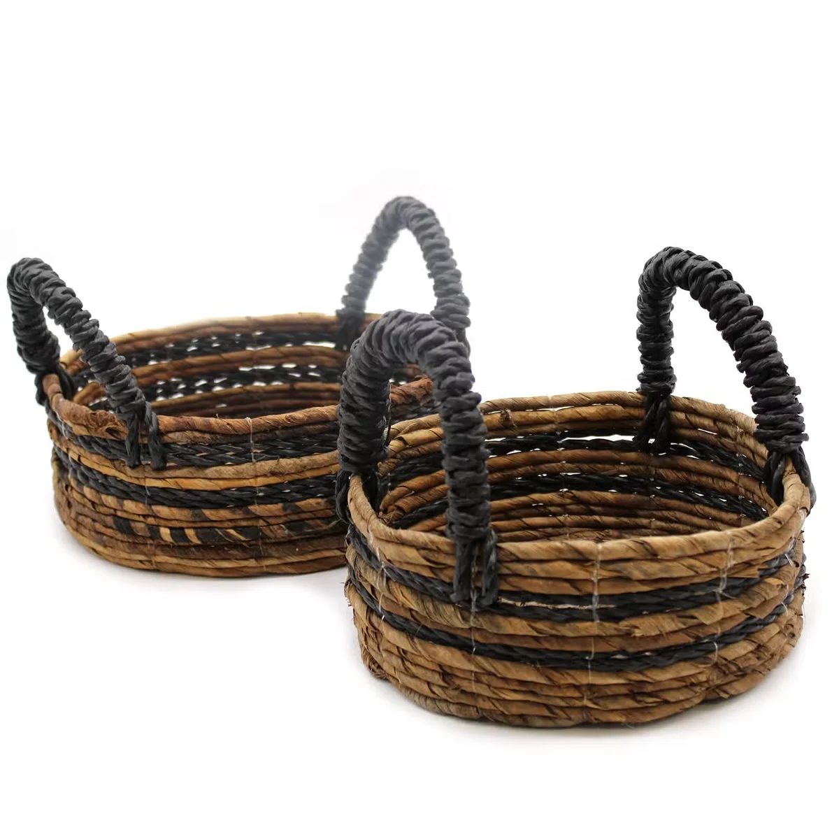 Natural woven basket set of 2, featuring banana leaf and hitam raffia design.