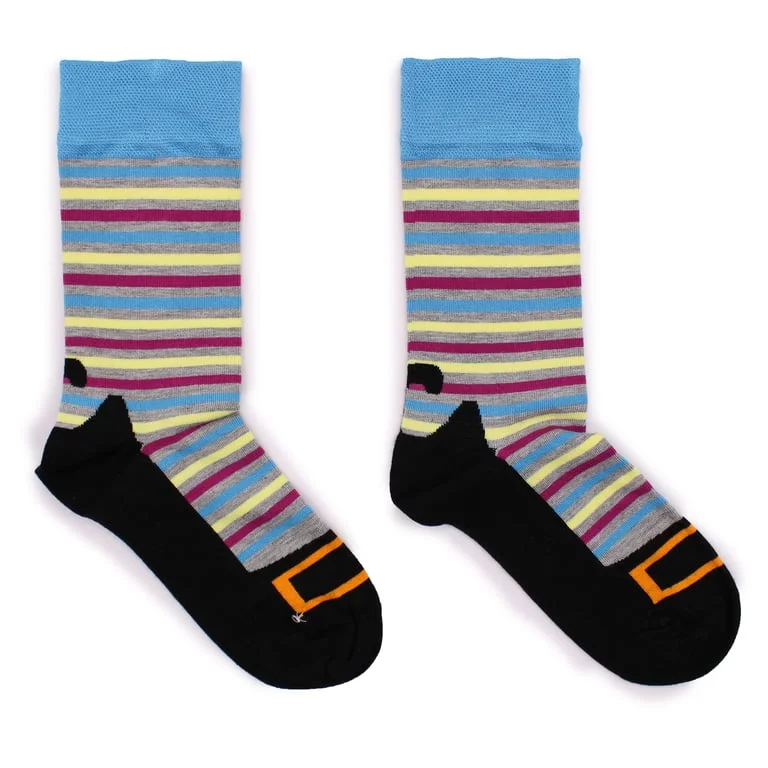 Bamboo socks labelled Hop Hare, size M/L, whimsical design