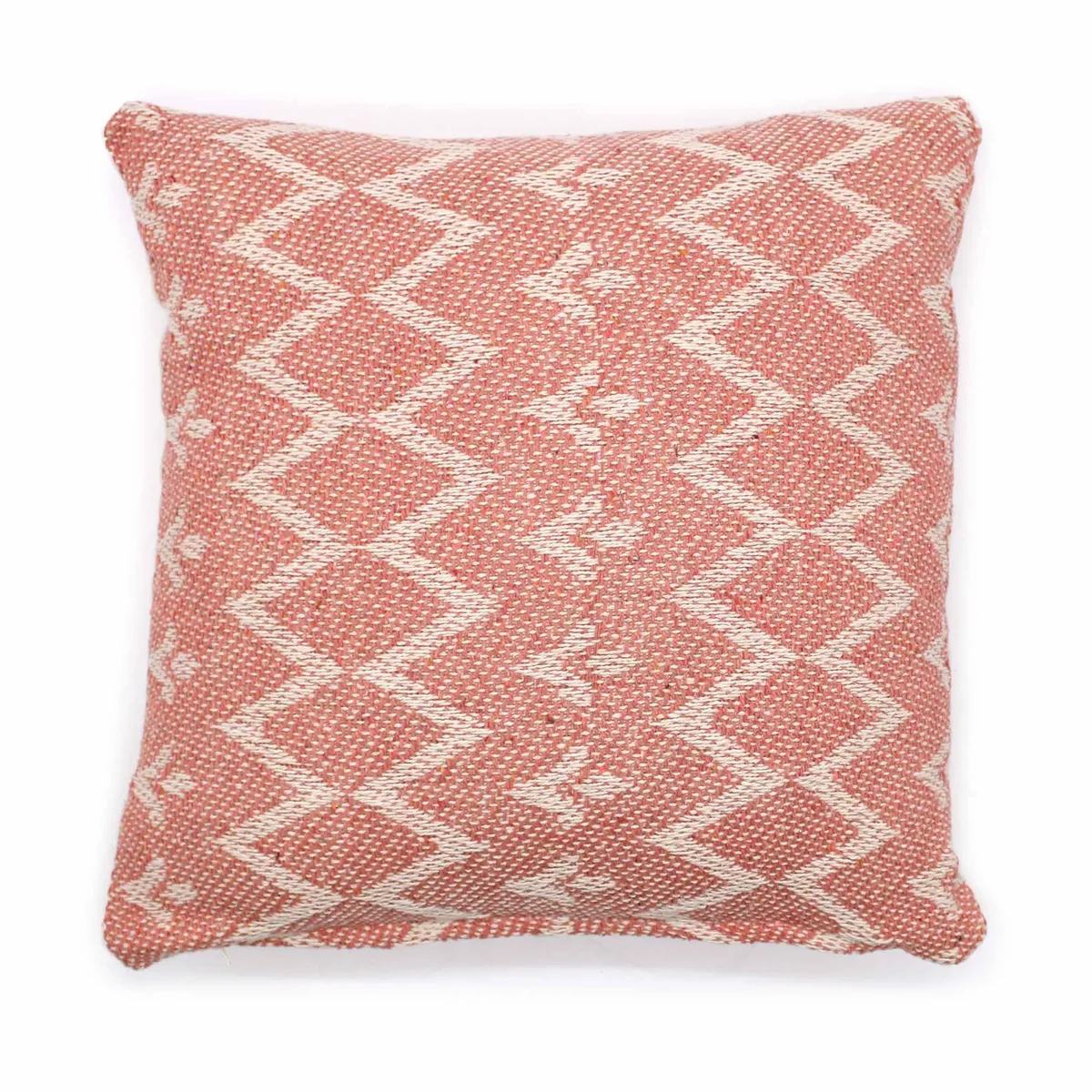 Square pink cushion cover with jaggered pattern, measuring 40 by 40 centimeters