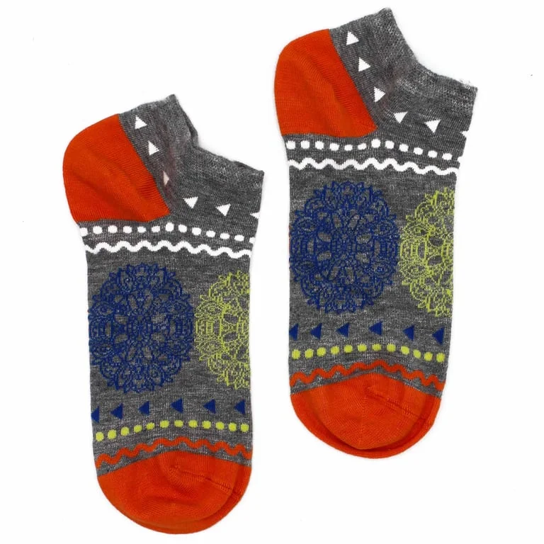 Pair of low cut bamboo socks in M/L size featuring flowers of life pattern