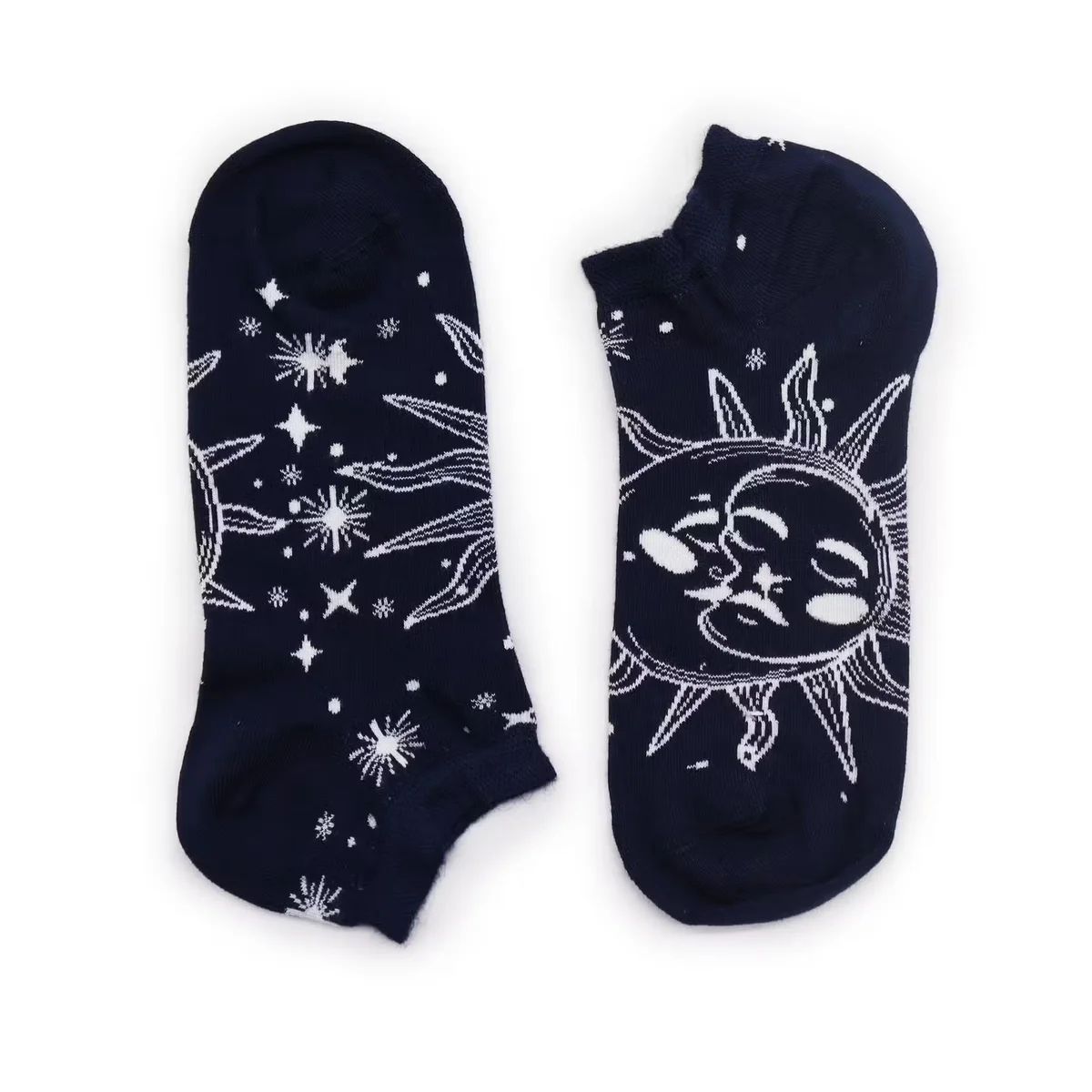 S/M socks in low-cut style featuring sun and moon design made from bamboo material, size 3.5-6.5