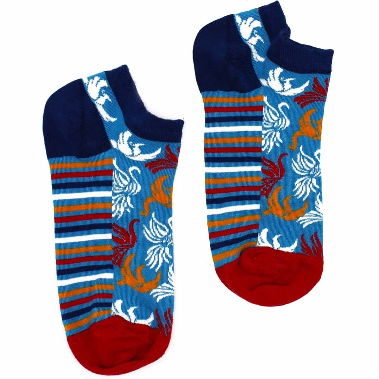 S/M Hop Hare bamboo low cut socks size 3.5-6.5 displayed, showcasing breathable comfort and casual style