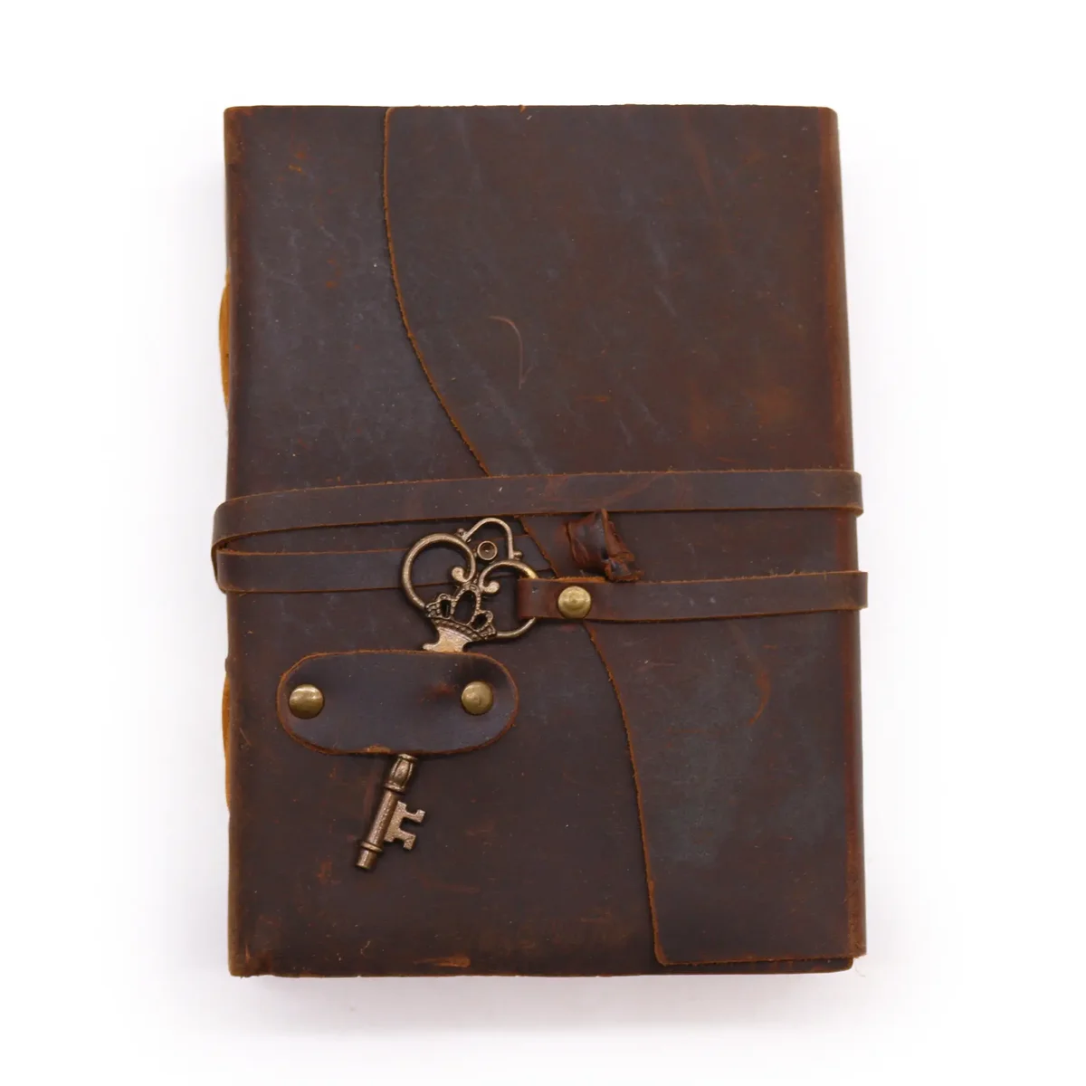 Leather bound notebook with oiled leather cover and decorative key, 200 pages, 13x18cm, decle-edged pages