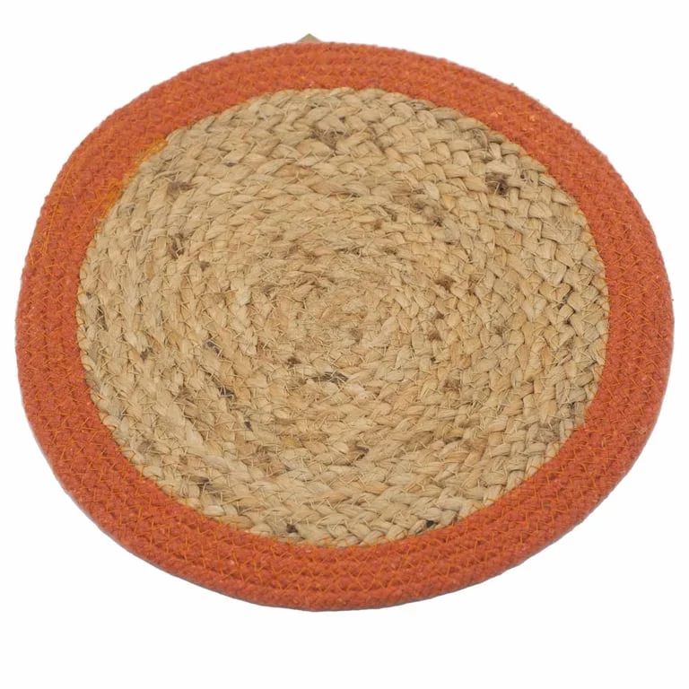 Natural place mat with jute and cotton weave, 30cm size, surrounded by a clay coloured border.