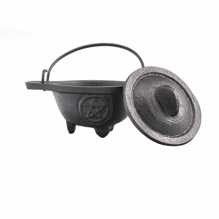 Pentagon iron cauldron made of cast iron, 5x9cm, displayed on a neutral background.