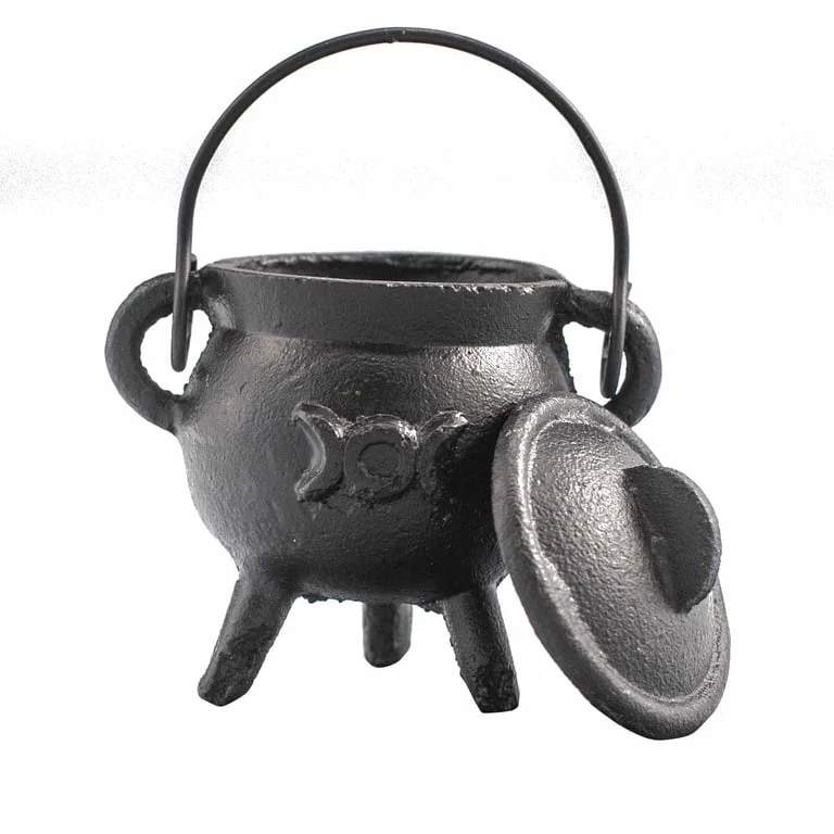 Cast iron cauldron featuring triple moon design, 6x10cm.