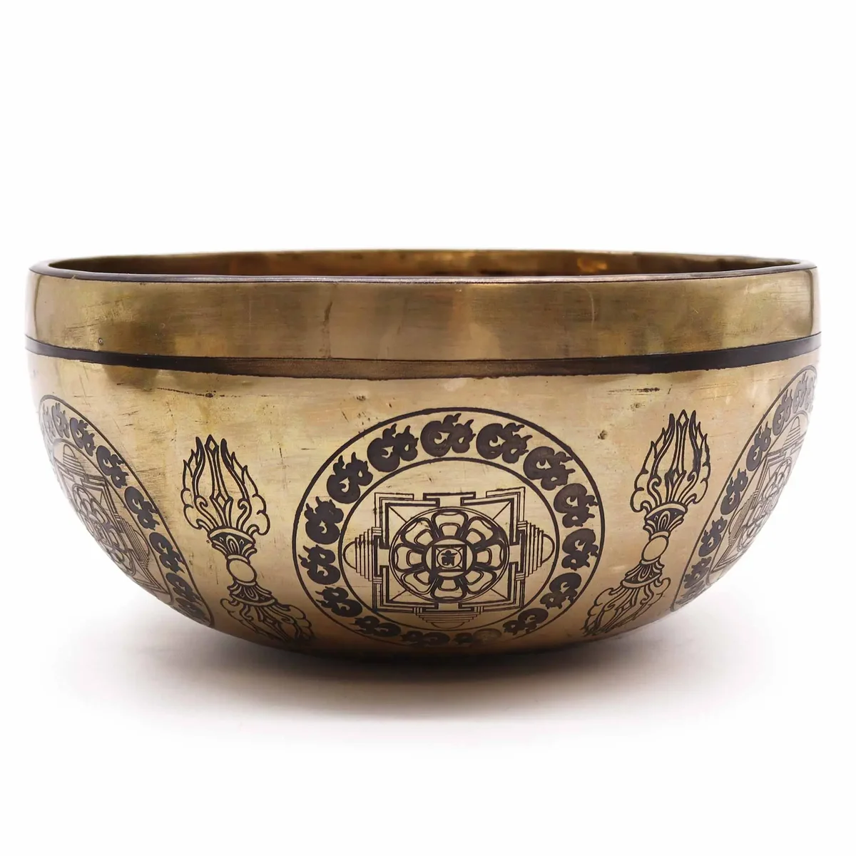 Engraved Tibetan bowl 21cm featuring detailed 5 Buddhas design for healing and meditation purposes
