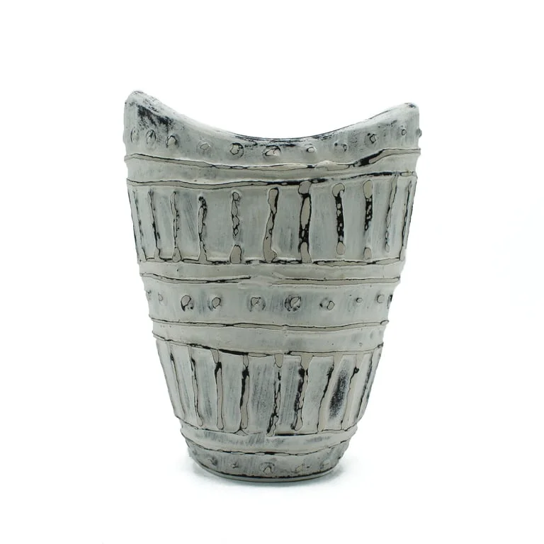 Cream wide neck vase 22cm tall, rounded body with gentle curve, elegant profile.