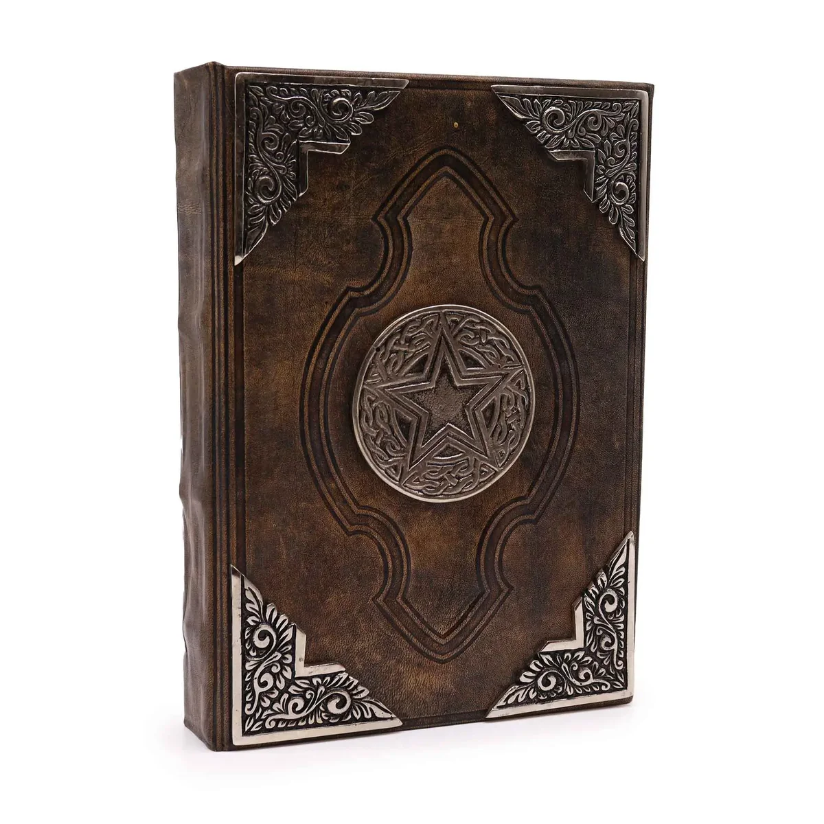 Brown‑tan notebook with zinc pentagon décor, 200 pages, deckle edge notebook, 26x18 cm.