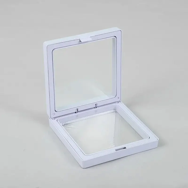 Small floating frame, white 3D display, 7x7cm, showcasing a compact 3D design.