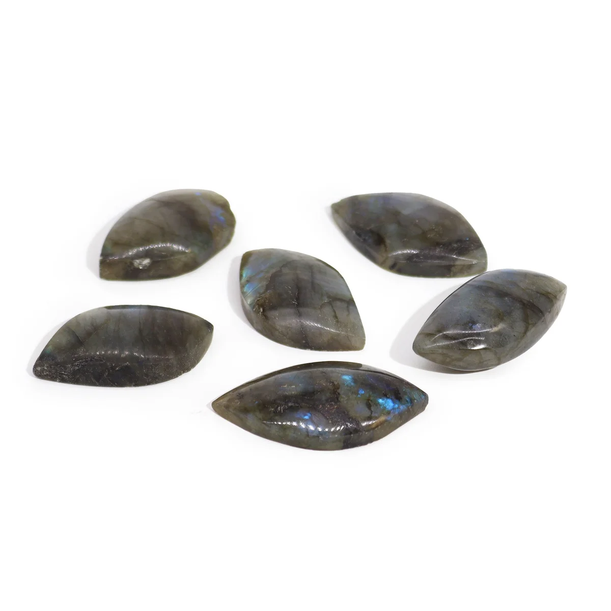 Madagascar Labradorite leaf stone weighing 15-20g, measuring 45-55mm with smooth, polished surface