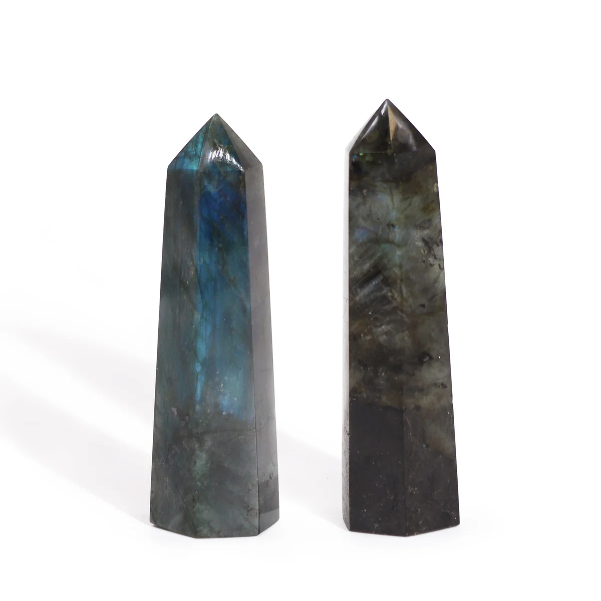 Natural labradorite ornament from Madagascar, polished point shape weighing 50-65gm, measuring 100x28mm