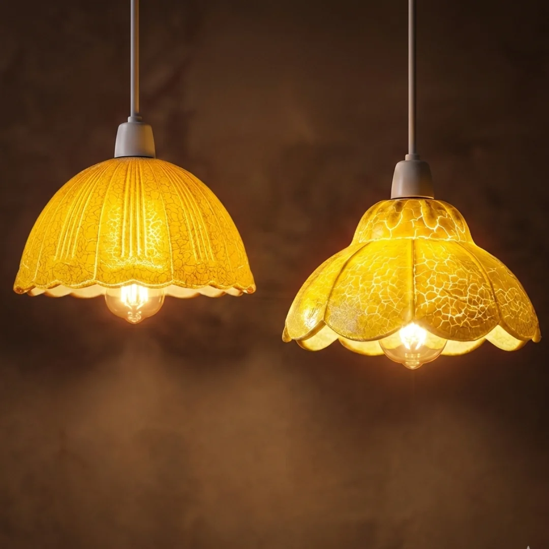 White vintage crackle glass lamp shade with scalloped edges, 18cm diameter, for E27 bulb fitting