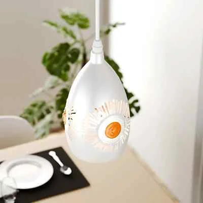 Vintage industrial LED pendant light with golden accents and adjustable 95cm suspension, metal design for indoor use