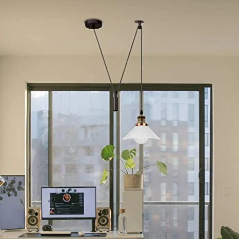 Black industrial light with metal pulley ceiling fixture, E27 holder, and 200cm cable for ambient lighting