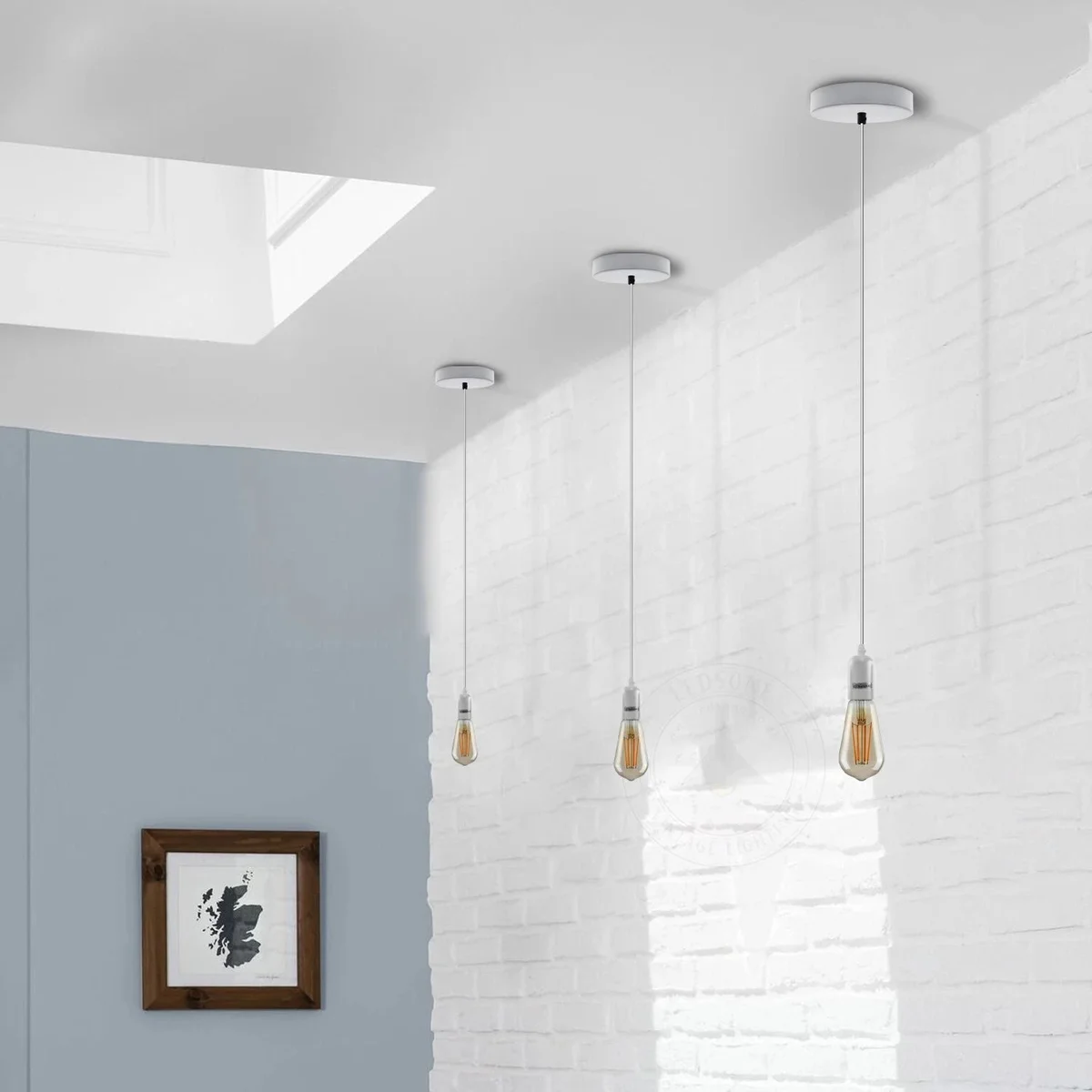 White metal ceiling light with single E27 socket and 95cm cable, modern pendant lamp in white finish