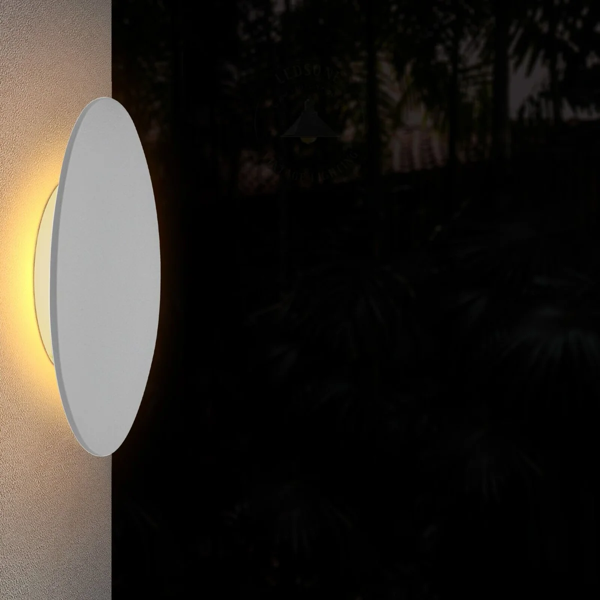 Modern round IP54 rated wall lamp in matt white with warm white light, suitable for indoor and outdoor use