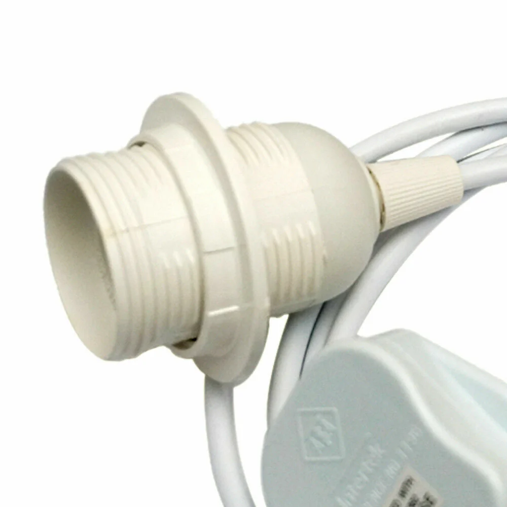 Black UK plug light fitting with 2m rubber cable, E27 lamp holder, inline switch, and 3-pin plug for table lamps