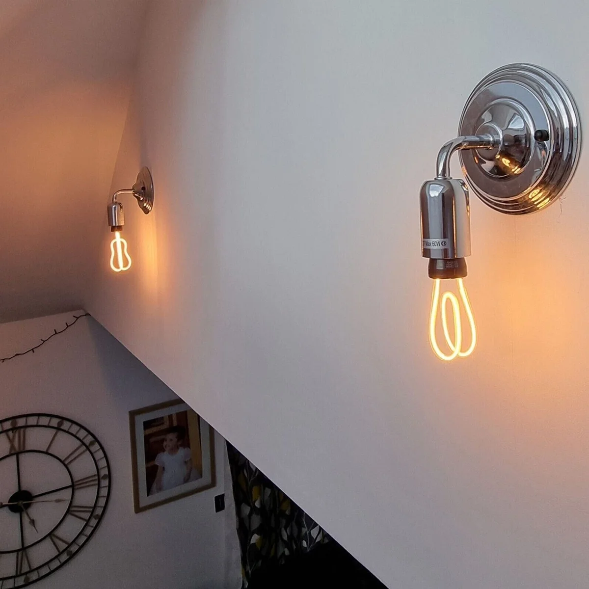 140mm metal ceiling rose with single outlet, cord grip, riveted construction, and earth tag for ceiling light fittings