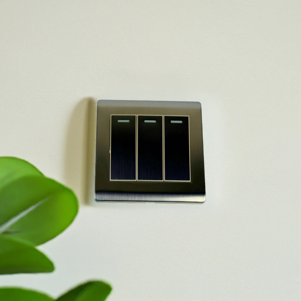 3 gang screwless light switch for wall, white finish, standard UK size, designed for 2-way lighting control