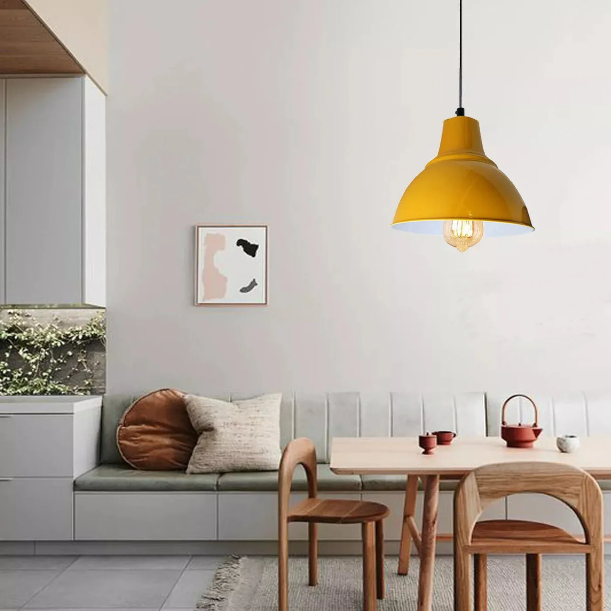 Black metal E27 base pendant light with adjustable chain and polished finish, ideal for retro industrial decor