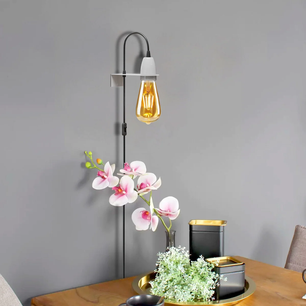 Modern plugin wall light with metal mounting plate, 1.95m cable, built-in switch, and E27 bulb socket in minimalist style