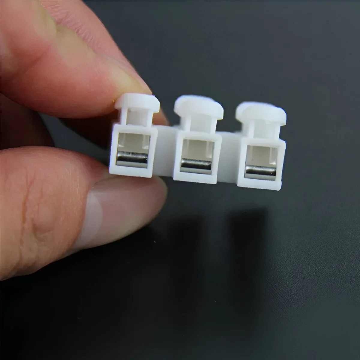 Self-locking quick splice automotive wire connectors in red, designed for secure, flame-retardant electrical connections.