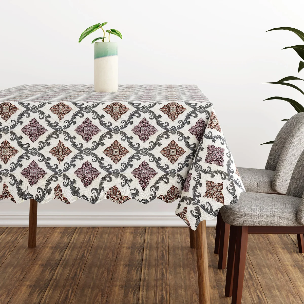 Modern printed tablecloth in 150x110cm size with a rectangular shape, designed for indoor and outdoor use