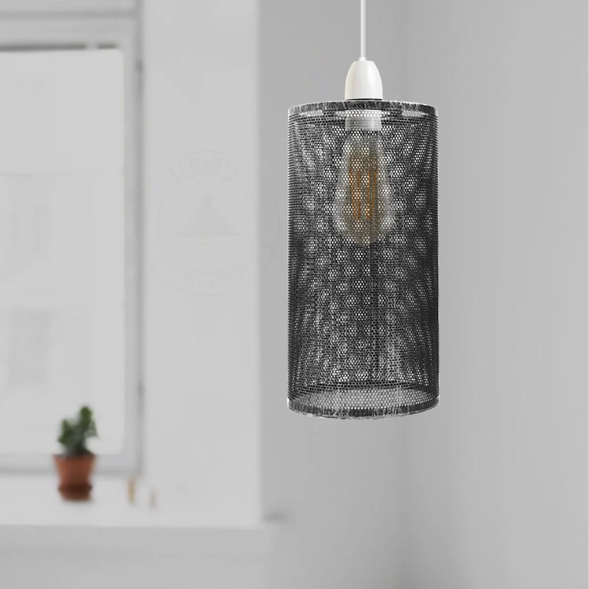Retro metal lampshade drum shape in silver finish, easy fit ceiling pendant, high-quality durable metal design