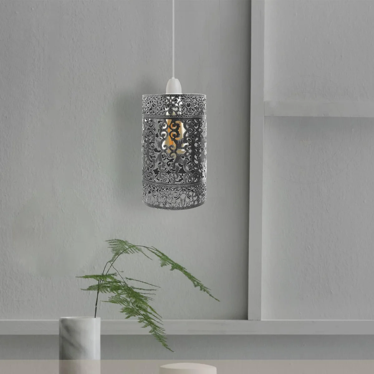 Indoor metal pendant shade in retro drum shape, easy fit ceiling mount, durable high-quality metal finish