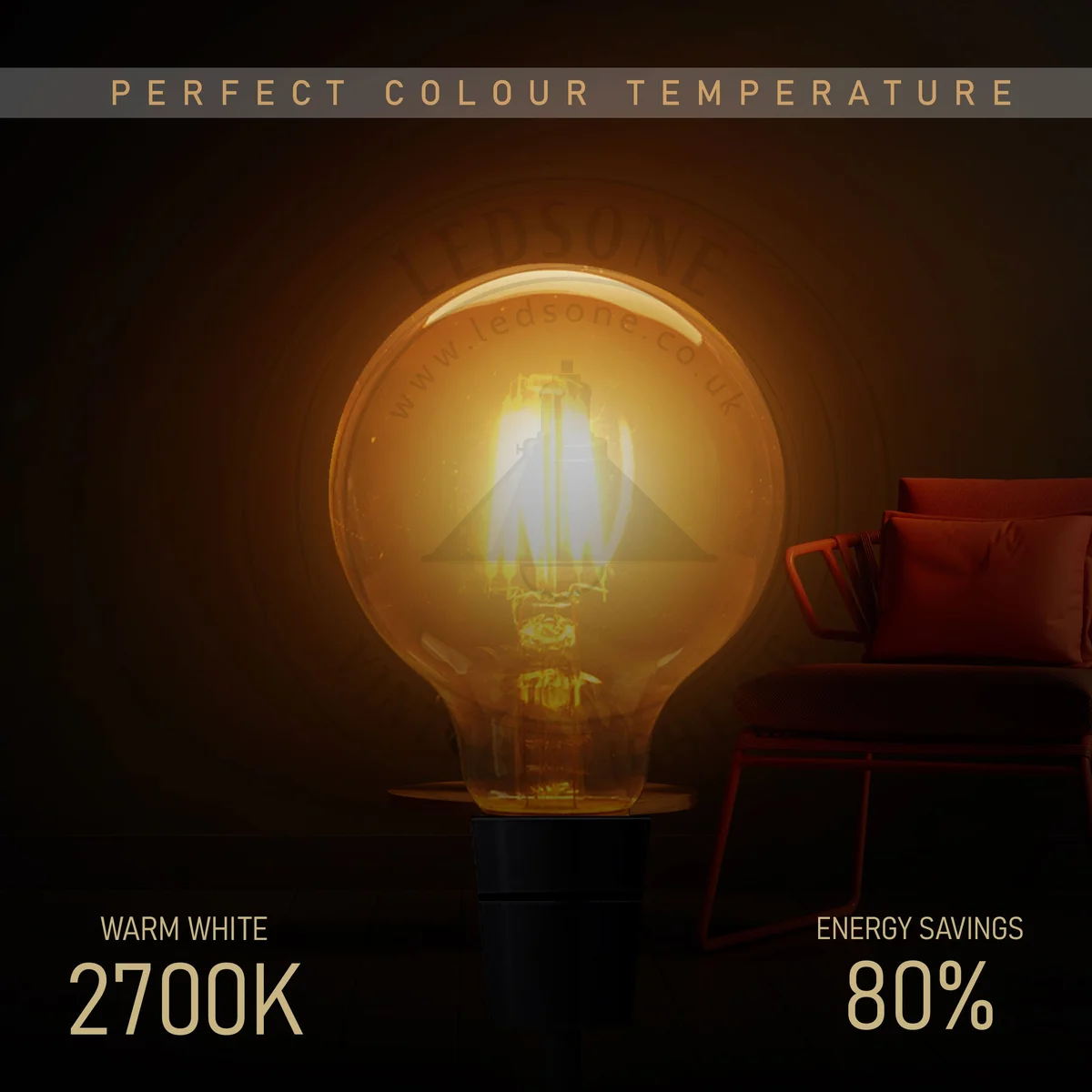 Vintage dimmable globe LED bulb with E27 socket, clear glass and filament design, ideal for decorative lighting.