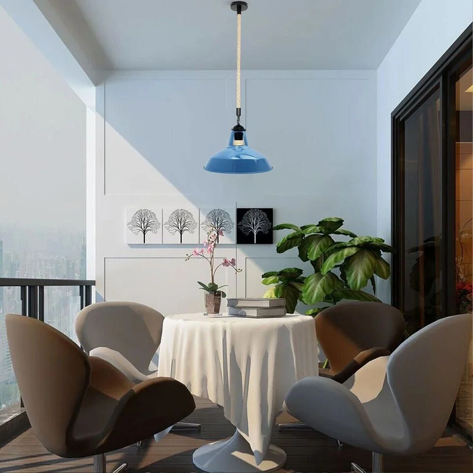Industrial style indoor ceiling light with hemp rope pendant and metal fitting, E27 bulb holder, warm ambiance design