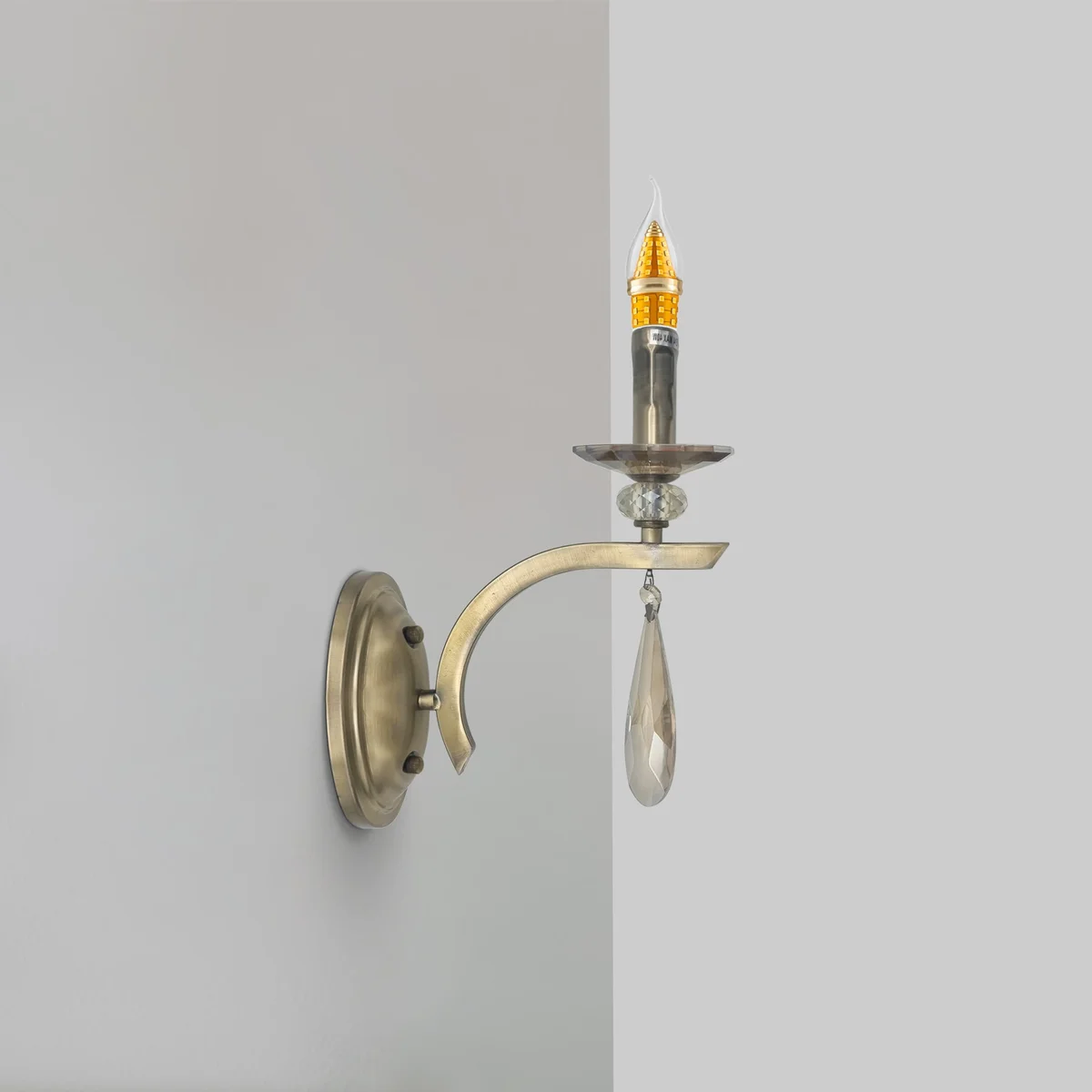 Amber flame tip 12W LED candle bulb with B22 screw base, vintage style glass, 12cm tall, energy efficient lighting
