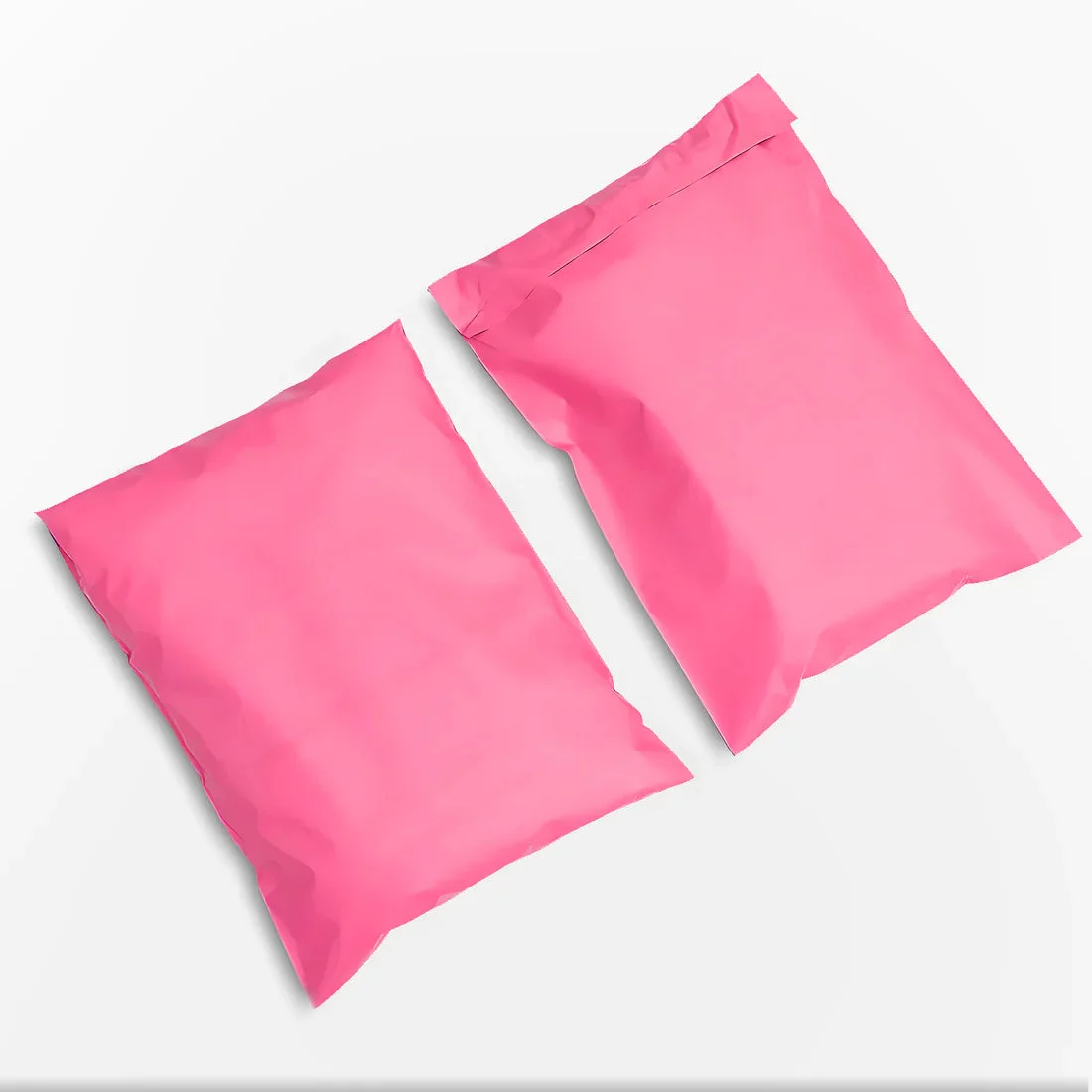 Stack of large poly mailers 40x55cm with self-adhesive seals, waterproof and opaque for secure shipping protection