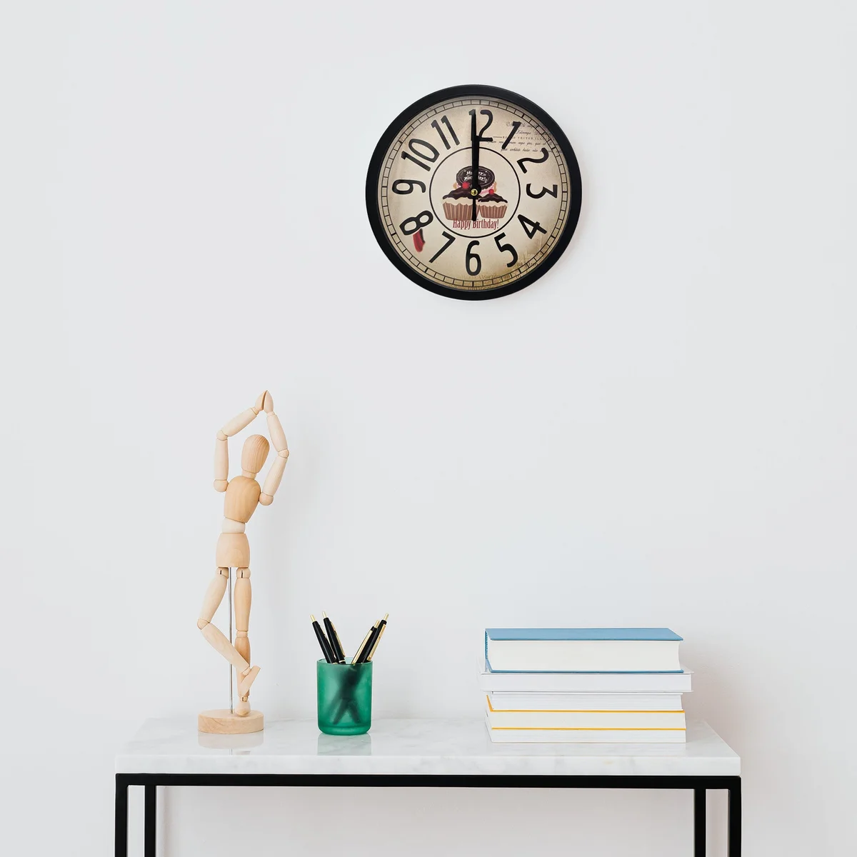 Vintage cartoon design battery operated clock with clear analog display, metal frame, 20cm diameter, indoor use only